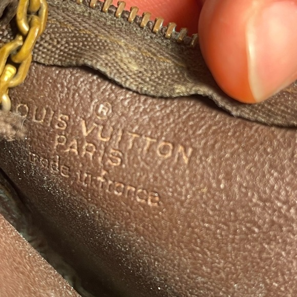 Louis Vuitton Key/Coin Pouch - Picture 3 of 3